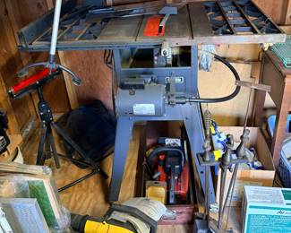 Saw table with saw & craftsman motor