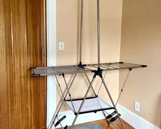 Collapsible Clothing Rack