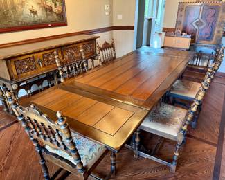Berkey & Gay 1920's Antique Renaissance Revival Dining Room Table and 6 Chairs