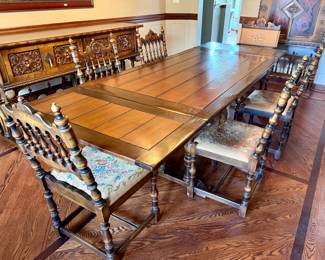 Berkey & Gay 1920's Antique Renaissance Revival Dining Room Table and 6 Chairs