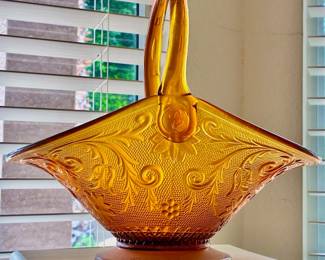 1970s-80's Indiana Glass Tiara Amber Fruit Basket Sandwich pattern