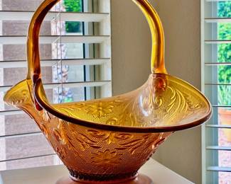 1970s-80's Indiana Glass Tiara Amber Fruit Basket Sandwich pattern