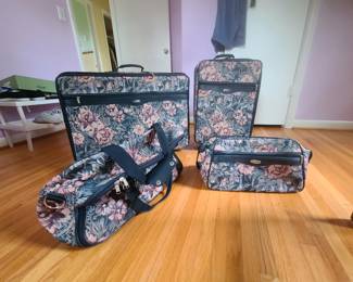4 pc luggage set
