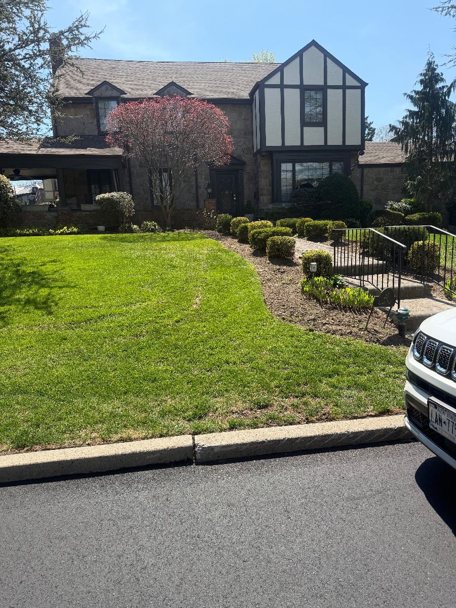 3 Day Tag Sale In This Large Beautiful Home Loaded With A Wonderful Assortment!!