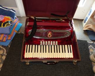 Vintage Serenelli Piano Accordion