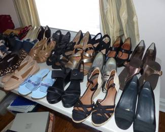 Tons Of Women's Shoes Sizes 10-11