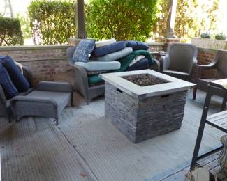 Outdoor Furniture & Fire Pit