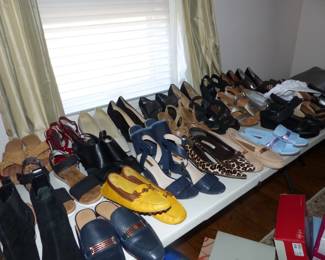 Tons Of Women's Shoes Sizes 10-11
