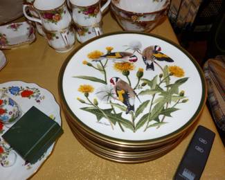 Set Of Franklin Porcelain "Songbirds Of The World" Assorted Plates
