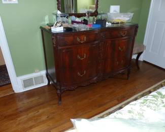 Mohogany Dresser 