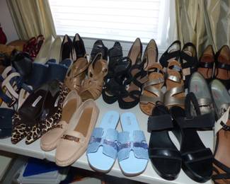 Tons Of Women's Shoes Sizes 10-11