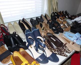 Tons Of Women's Shoes Sizes 10-11