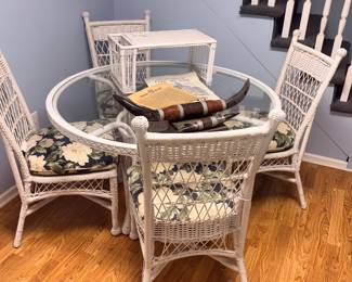 Beautiful Bar Harbor Vinyl Wicker Set!