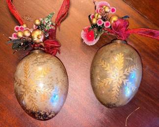 Kugel Style Egg Shape Etched Ornament Pr!
