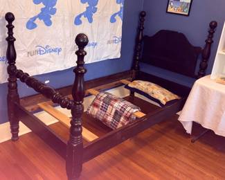 Antique 1920s Twin Poster Bed!