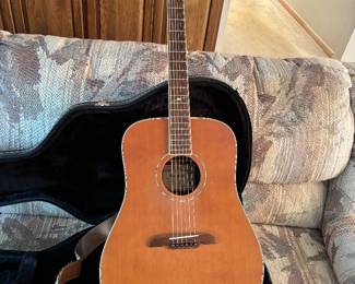 Alvarez MD70 Guitar
