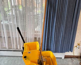 Rubbermaid Commercial Mop Bucket