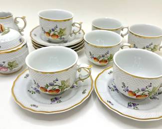 Vintage Hollohaza Hungary Hand Painted China With Gold Accents: 6 Cups & Saucers, Creamer & Sugar Bowl Lot #: 123