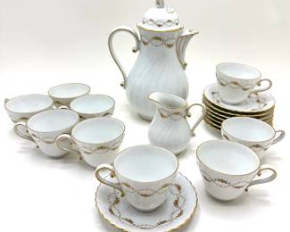 Vintage German Kaiser Porzellan Alt Wien Pattern Full Service For 8: Teapot, Creamer, Tea Cups & Saucers Lot #: 106