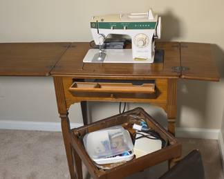 Singer Fashion Mate 248 Sewing Machine with Cabinet and Stool