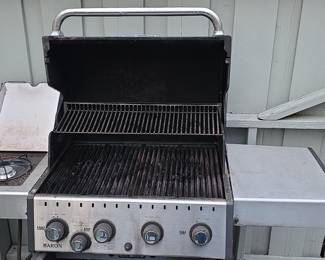 Broil King Baron 440 Pro Gas Grill