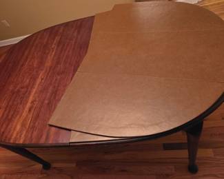 Thomasville "Winston Court II" Cherry Dining Table with Six Chairs