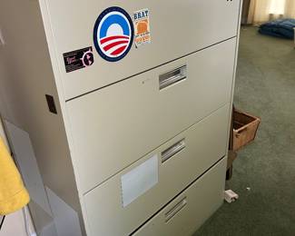 Metal lateral file cabinet 