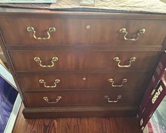 Second lateral file cabinet 