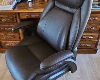 La-Z-Boy Meyer Ergonomic Bonded Leather Swivel Executive Office Chair