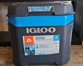 Igloo Maxcold Latitude 98-Quart Cooler