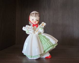 NAPCO "Christmas Shopper Girl" Figurine