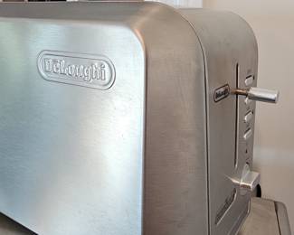 DeLonghi 4-Slice Toaster