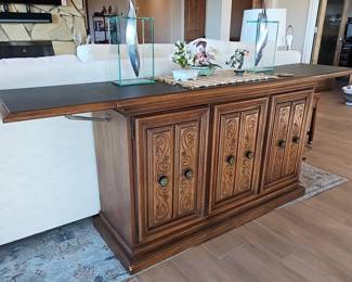 Broyhill Premier "Gracias" Sideboard/Credenza
