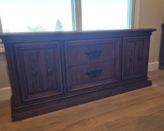 Thomasville Furniture Antigua Collection Spanish Style Dark Wood Sideboard/Buffet