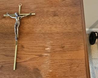 Vintage Thomasville Furniture Segovia Collection Spanish Mediterranean Oak 9 Drawer Dresser