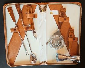 Vintage Ever-Wear Chicago Cocktail Shaker Set with Case