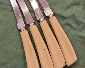 Vintage Quikut Steak Knives Set of 4 with Cream Bakelite Handles