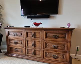 Vintage Thomasville Furniture Segovia Collection Spanish Mediterranean Oak 9 Drawer Dresser