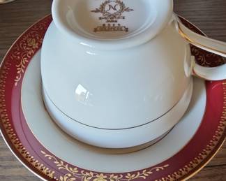 Noritake Goldmere Teacup and Saucer Set