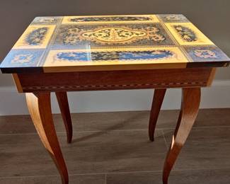 Vintage Italian Sorrento Marquetry Music Box Table