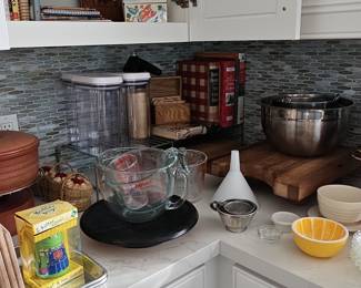 Assorted Kitxhenware