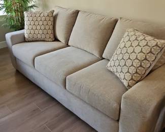 Huntington Furniture Group Sofa - Contempo Avenger Driftwood