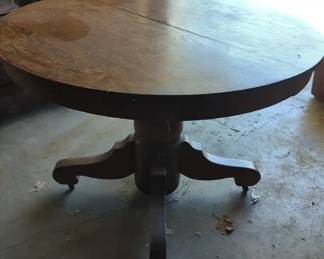 Round Pedestal Table