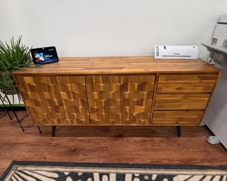 Cabinet/ Sideboard 