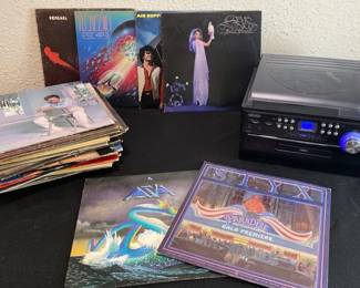 Jensen JTA4753 Speed Turntable Music System And Lot Of Vynls