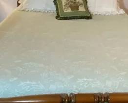 4 Poster Wood Queen Bed Frame And Picture Above Bed