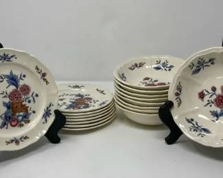 Wedgewood  Potpourri  Dessert Bowls  Bread Plates 17pcs