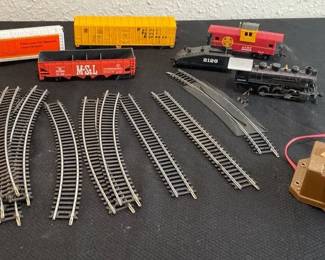 Vintage Bachman Train Cars And Track Pieces