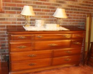 Vintage Dresser w/Mirror