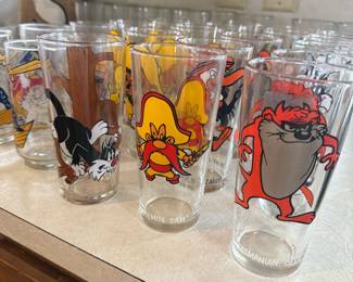1973 Pepsi Collector Series Looney Tunes Glasses Set